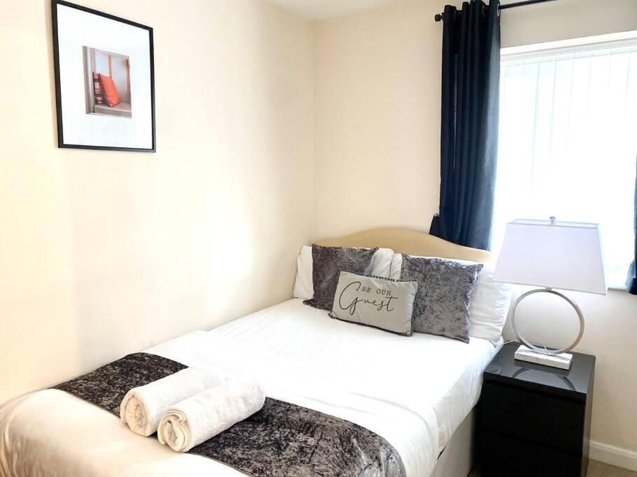 Amazing 2-Bed City Centre Apt With Parking Coventry Luaran gambar