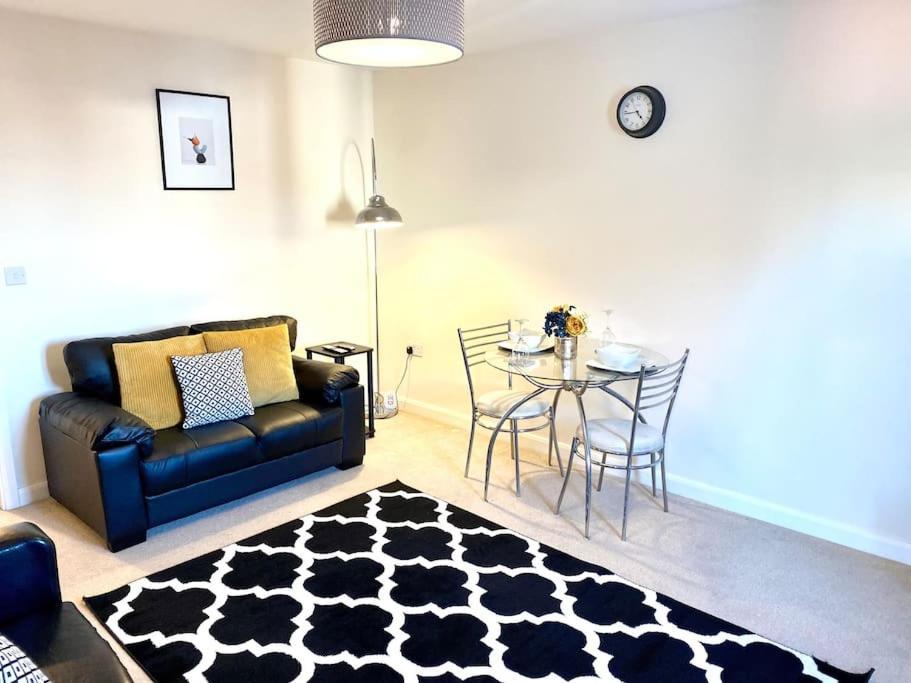 Amazing 2-Bed City Centre Apt With Parking Coventry Luaran gambar