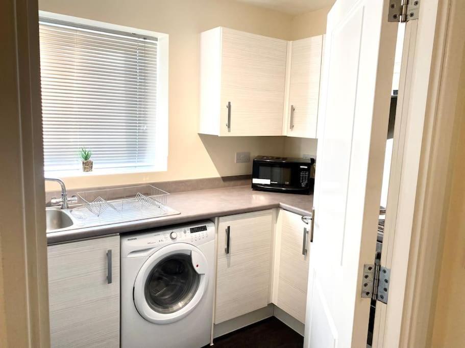 Amazing 2-Bed City Centre Apt With Parking Coventry Luaran gambar