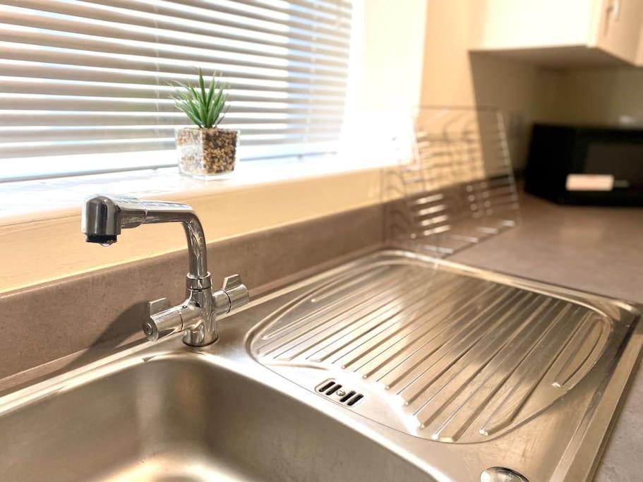 Amazing 2-Bed City Centre Apt With Parking Coventry Luaran gambar