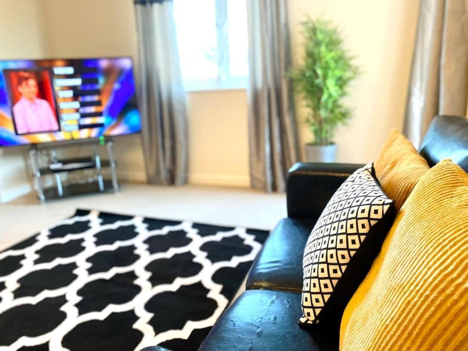 Amazing 2-Bed City Centre Apt With Parking Coventry Luaran gambar
