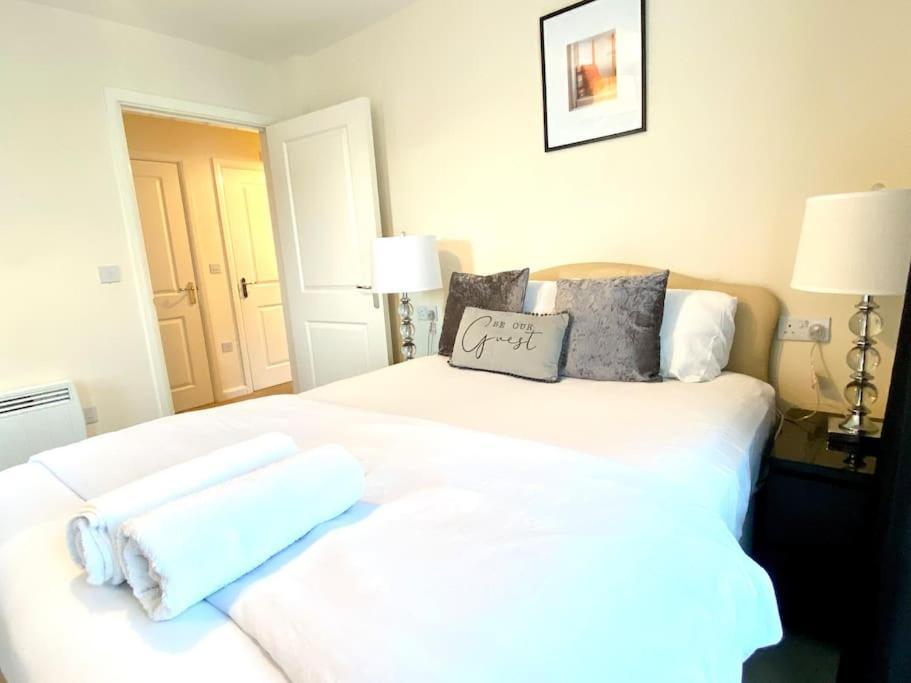 Amazing 2-Bed City Centre Apt With Parking Coventry Luaran gambar