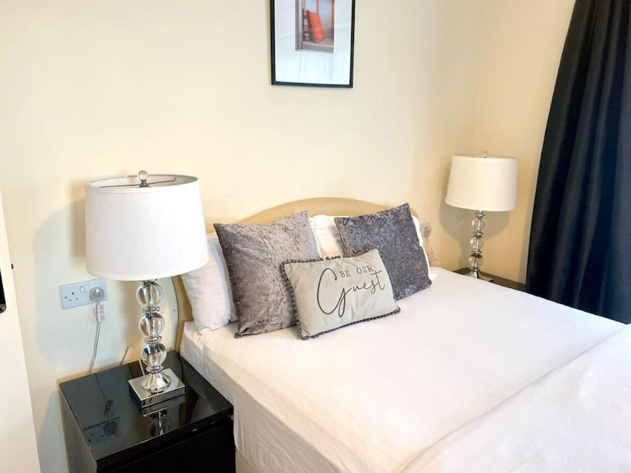 Amazing 2-Bed City Centre Apt With Parking Coventry Luaran gambar